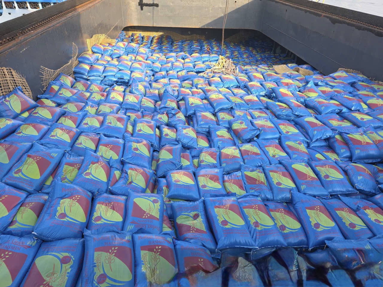 Dunnage materials prepared for vessel loading support