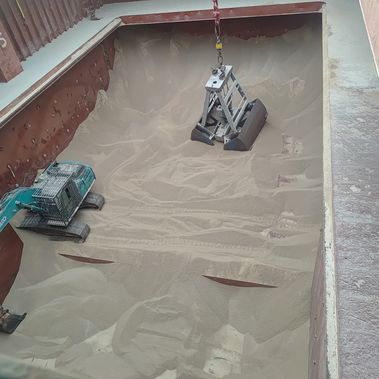 Marine dunnage materials delivered for vessel needs